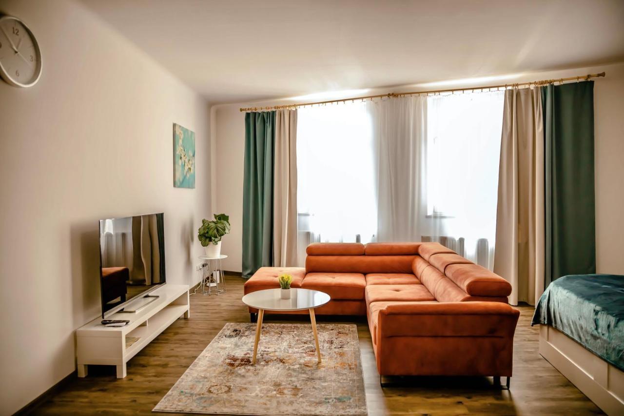Luxusni Studio Na Velkem Namesti, Wi-Fi, Netflix Hradec Kralove Exterior photo
